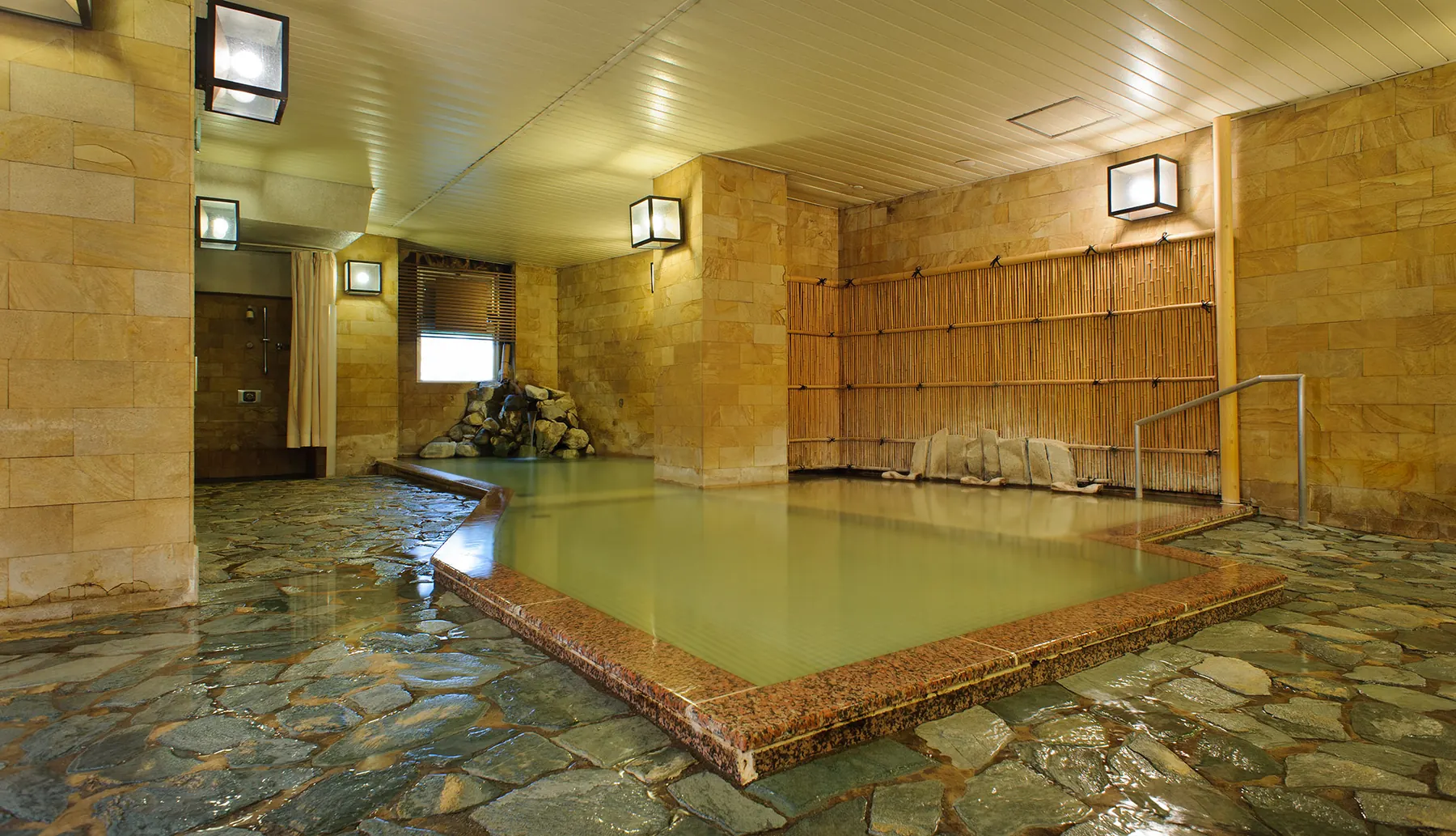 Day-use indoor bath