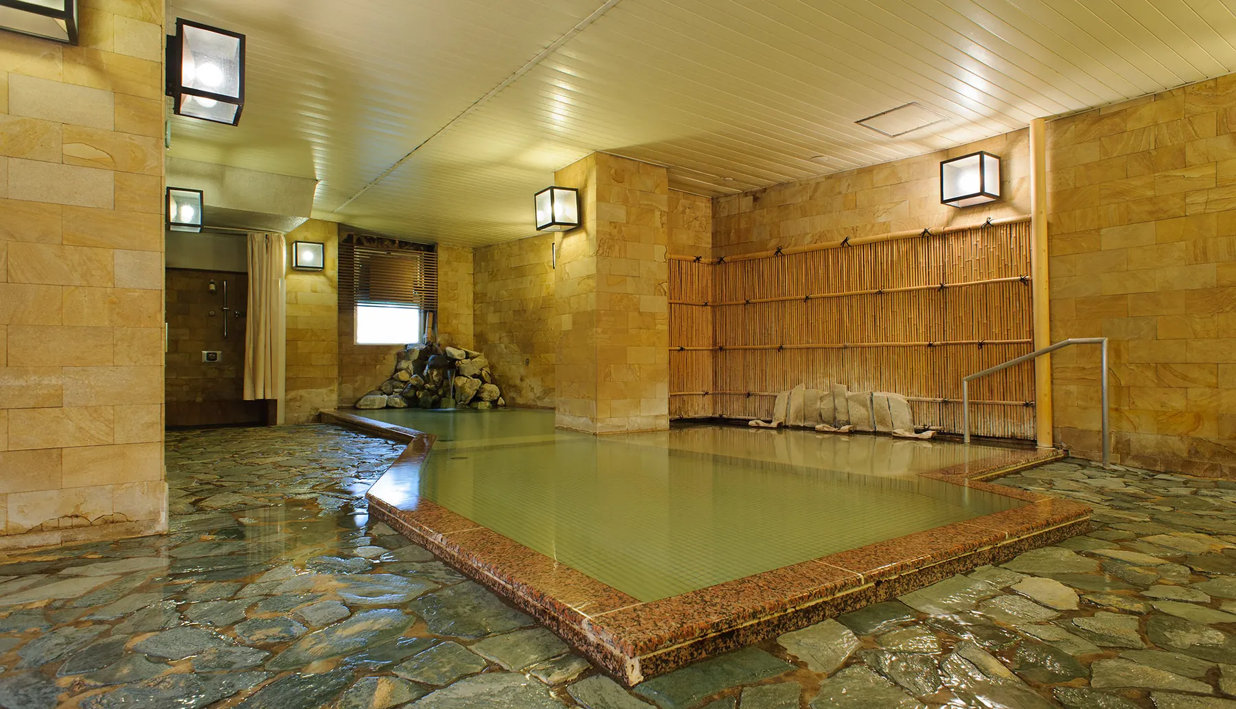 Rakurakuyu interior
