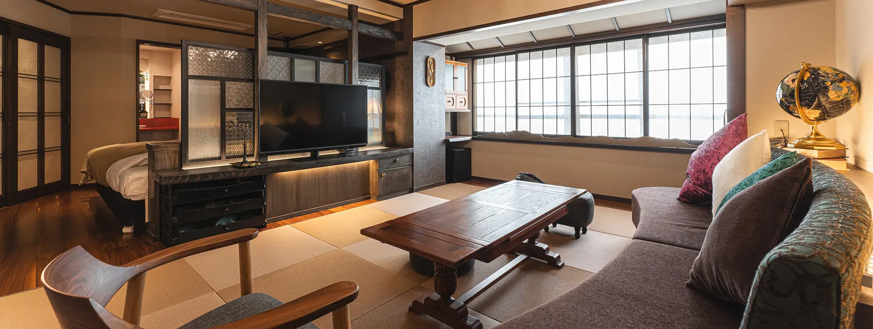 Interior of the spacious Japanese-Western room