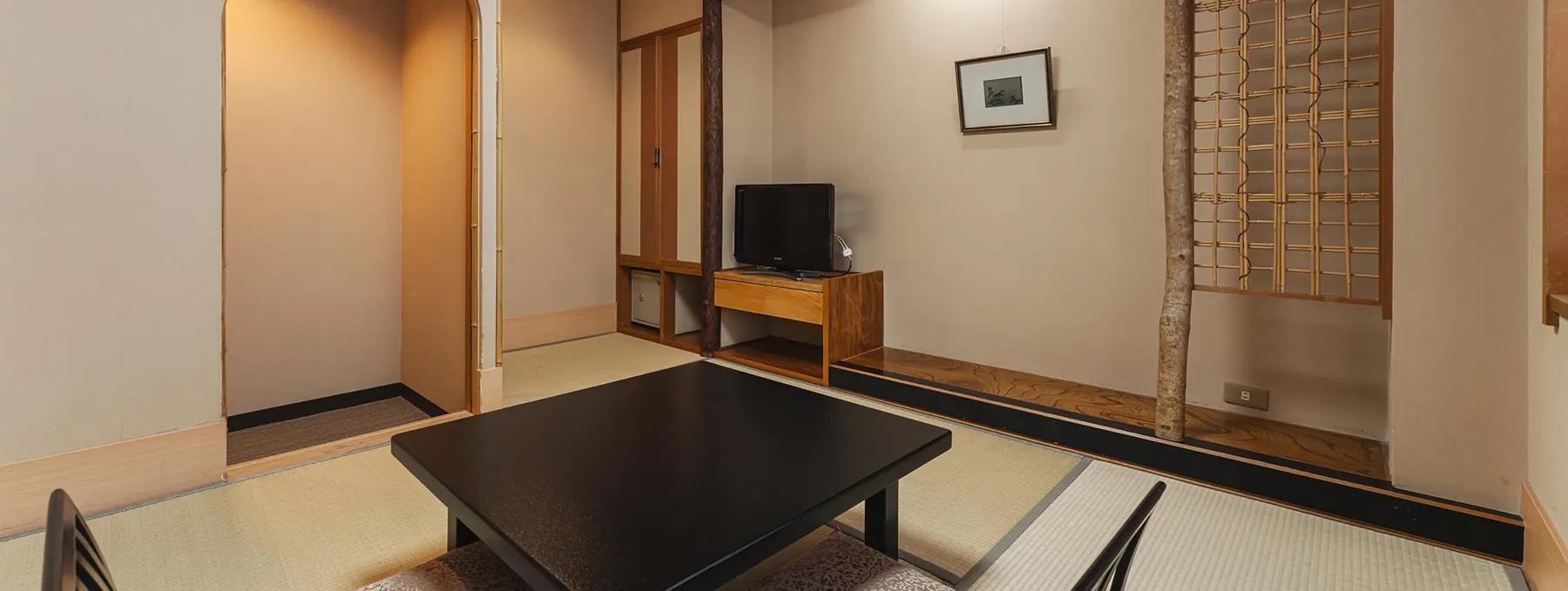 Compact six-tatami Japanese room, second view