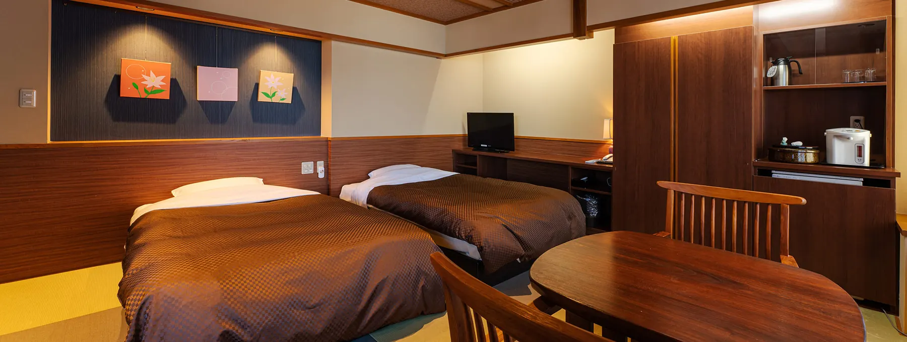 Twin beds on Ryukyu tatami